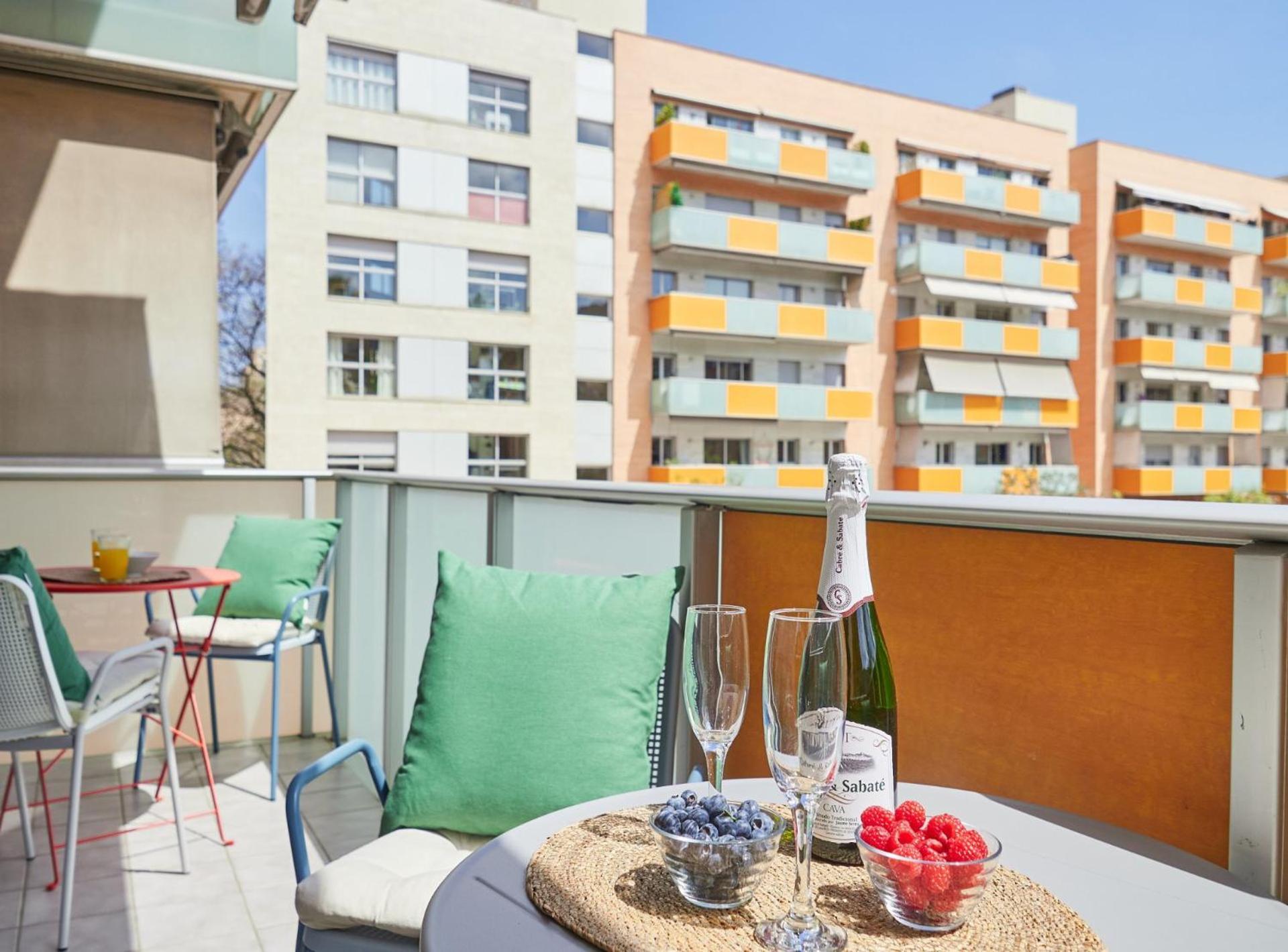 Vila Olimpica Pool Suites Барселона Экстерьер фото